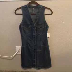 Super cute body forming denim dress
